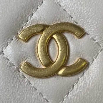 Chanel AP3484 CLUTCH WITH CHAIN Shiny Lambskin & Gold Tone Metal White