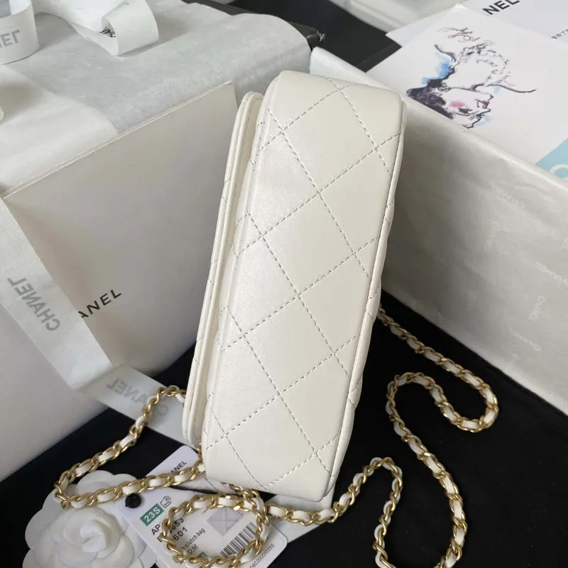 Chanel AP3484 CLUTCH WITH CHAIN Shiny Lambskin & Gold Tone Metal White