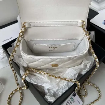 Chanel AP3485 Clutch With Chain Shiny Lambskin & Gold Tone Metal White