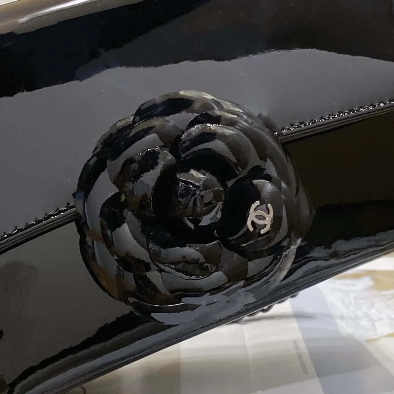 Chanel AS3356 Mini Flap 18cm Patent leather Camellia Black