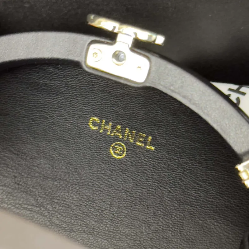 Chanel AP3252 Clutch With Chain Lambskin Black