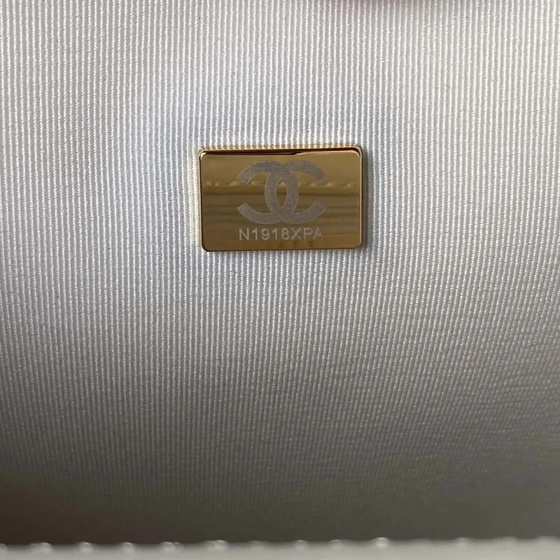 Chanel AS3932 Flap Classic Bag CF Lambskin White Gold