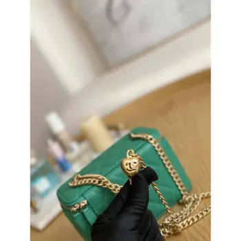 Chanel A68130  Vanity with chain Grained Calfskin Gold Green
