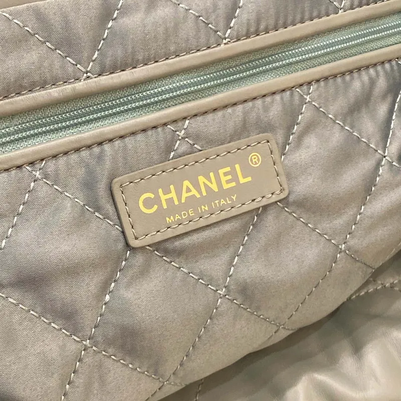 Chanel 22 AS3260 Small Handbag Shiny Calfskin Light Green Gold