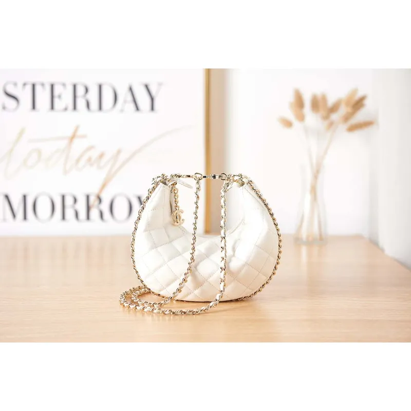 Chanel AS3917 Clutch With Chain Lambskin & Shiny Light Gold Metal White