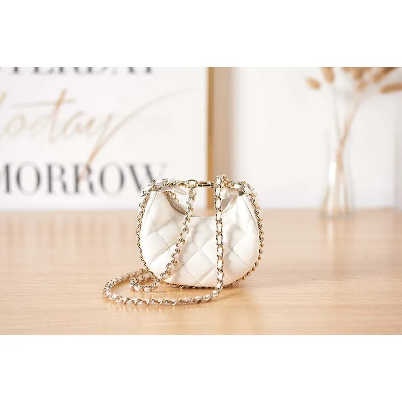 Chanel AP3232 Clutch With Chain Lambskin & Shiny Light Gold Metal White