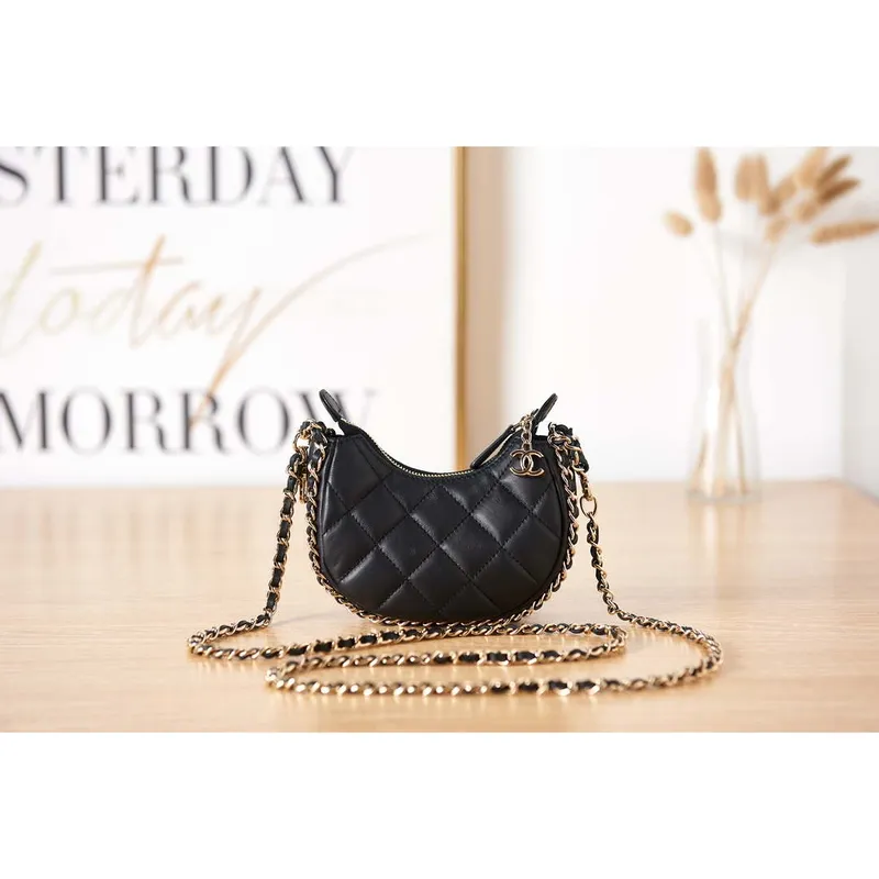 Chanel AP3232 Clutch With Chain Lambskin & Shiny Light Gold Metal Black