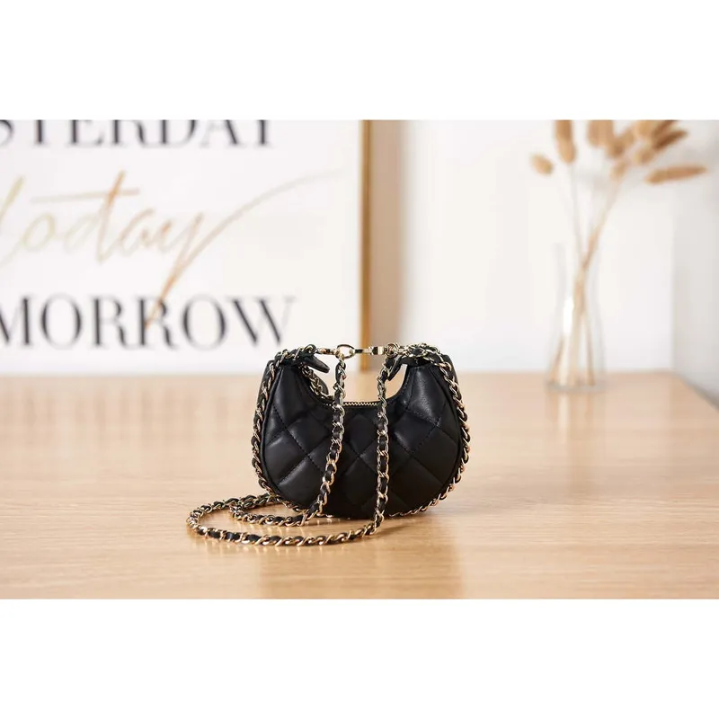 Chanel AP3232 Clutch With Chain Lambskin & Shiny Light Gold Metal Black