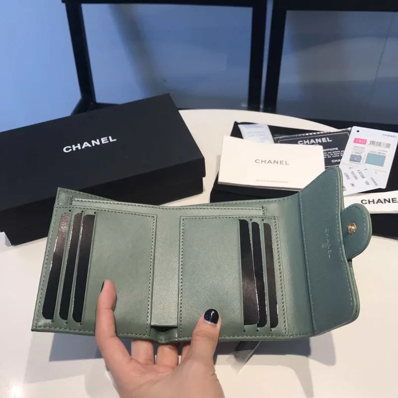 Chanel AP0231 Classic Small FLAP Wallet Calfskin Green Gold