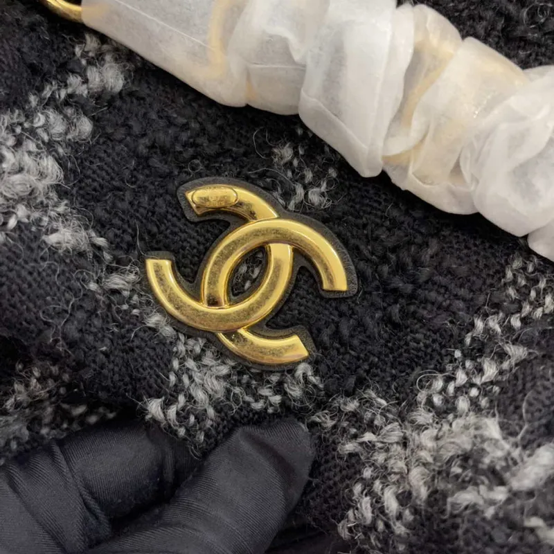 Chanel AS3564 MAXI HOBO BAG Wool Tweed & Gold Tone Metal Black & Gray