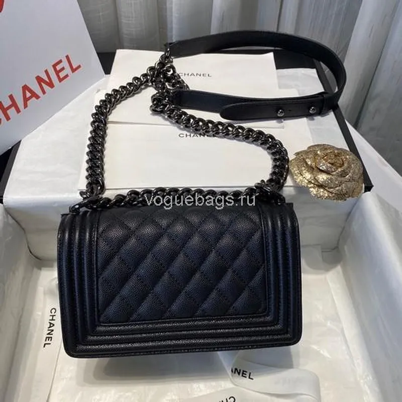 Chanel A67086 Boy Bag Chanel Flap Shoulder bag Black Calfskin Black