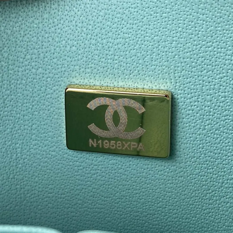 Chanel A01113 Flap Handbag Classic Bag Grained shiny Calfskin Lake Blue Gold