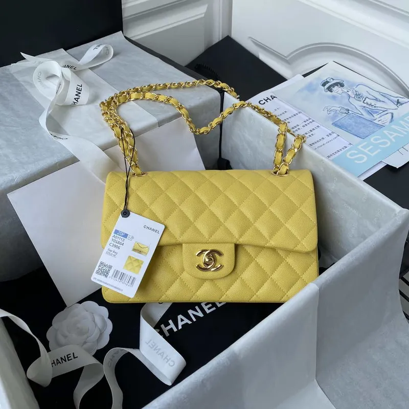 Chanel A01113 Flap Handbag Classic Bag Grained shiny Calfskin Yellow Gold