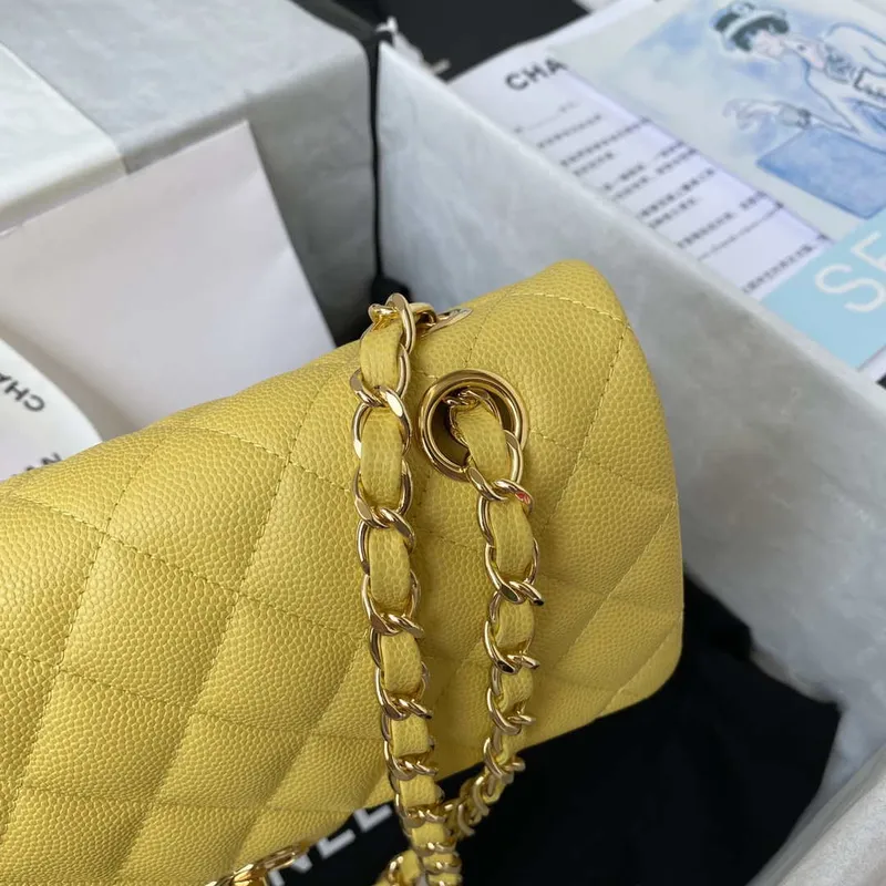 Chanel A01113 Flap Handbag Classic Bag Grained shiny Calfskin Yellow Gold