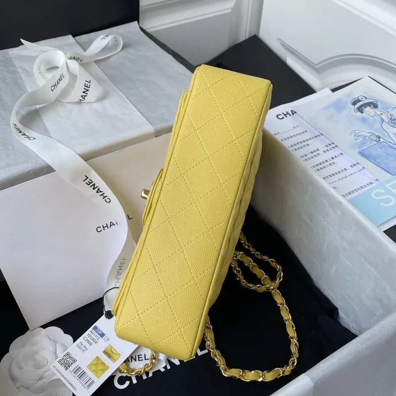 Chanel A01113 Flap Handbag Classic Bag Grained shiny Calfskin Yellow Gold