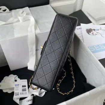 Chanel A01113 Flap Handbag Classic Bag Grained shiny Calfskin Black Gold