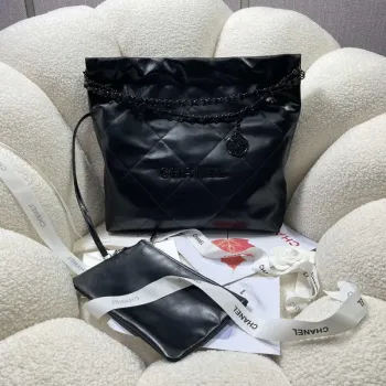 [Christmas Special] Chanel 22 Small Handbag — Shiny Calfskin Black