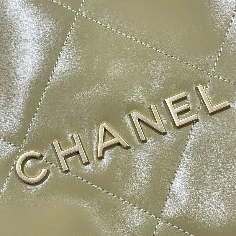 Chanel 22 Large Handbag Shiny Calfskin AS3262 Light Green