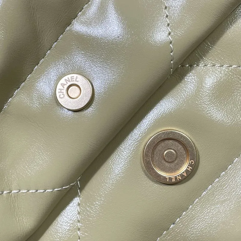 Chanel 22 Large Handbag Shiny Calfskin AS3262 Light Green