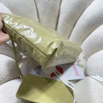 Chanel 22 Handbag Shiny Calfskin AS3261 Light Green