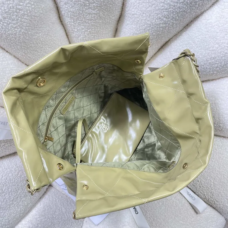 Chanel 22 Handbag Shiny Calfskin AS3261 Light Green