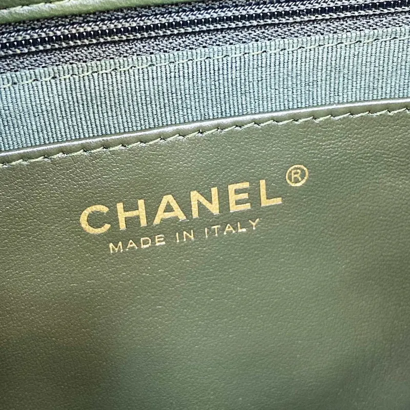 Chanel AS3609 Flap Bag Lambskin Lambskin & Gold Tone Metal Green