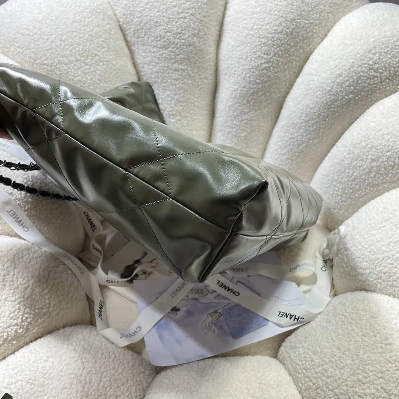 Chanel 22 Large Handbag Shiny Calfskin AS3262 Dark Green