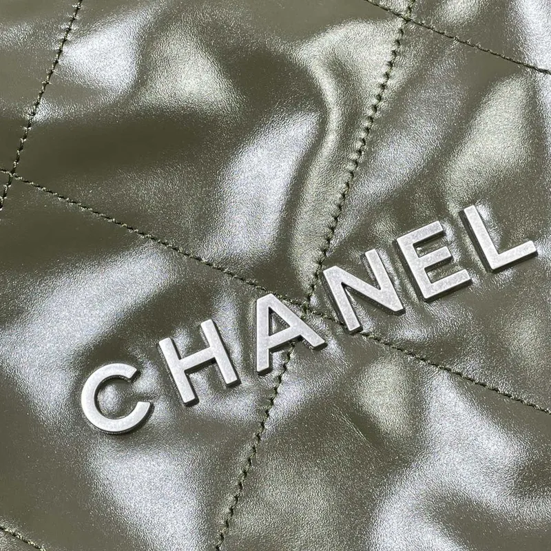 Chanel 22 Handbag Shiny Calfskin AS3261 Dark Green