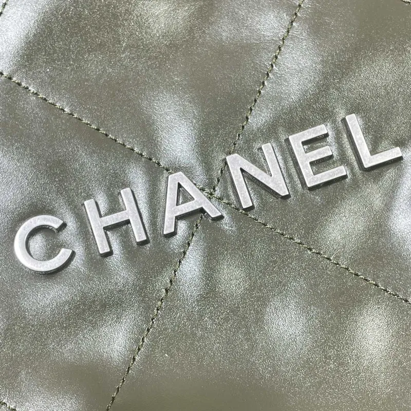 Chanel 22 Small Handbag Shiny Calfskin AS3260 Dark Green