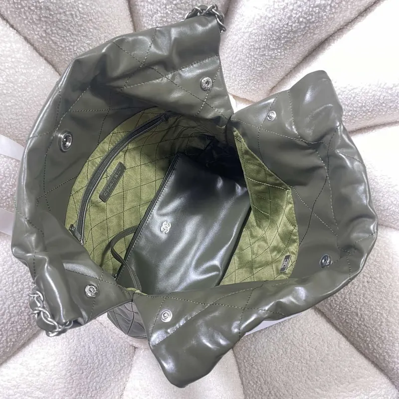 Chanel 22 Small Handbag Shiny Calfskin AS3260 Dark Green