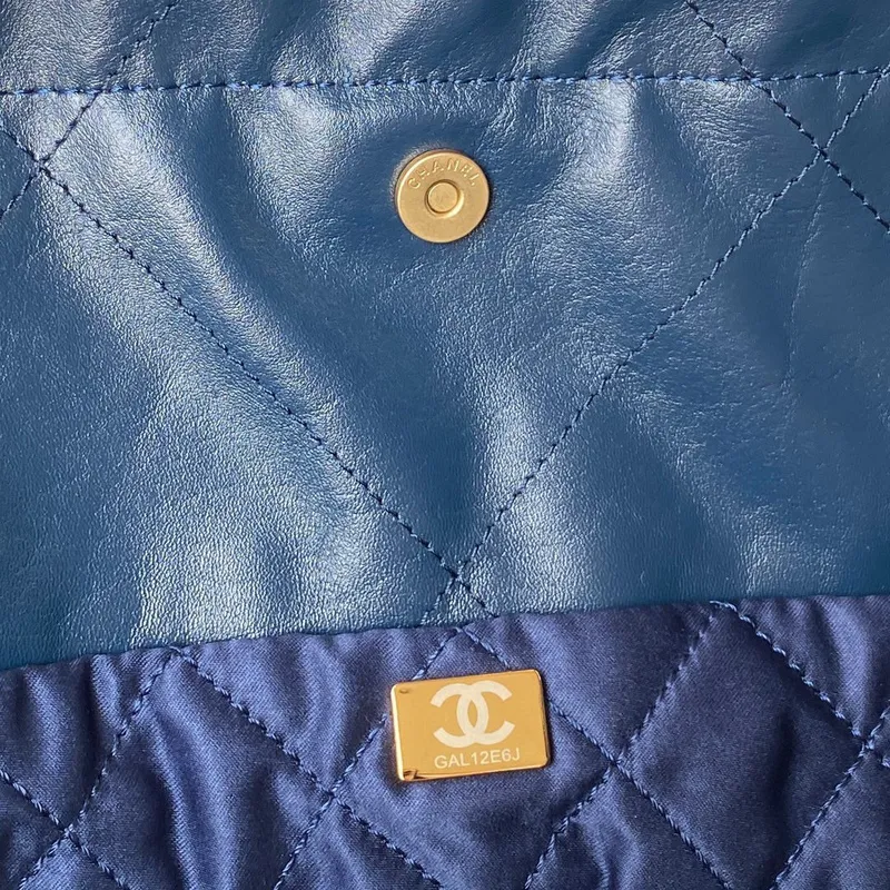 Chanel 22 Handbag AS3261 Shiny Calfskin Gold Tone Metal Navy Blue