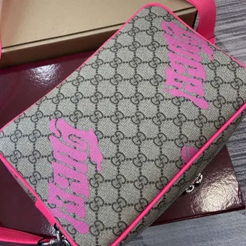 Gucci 839380 Medium Crossbody Bag With Print Bright pink
