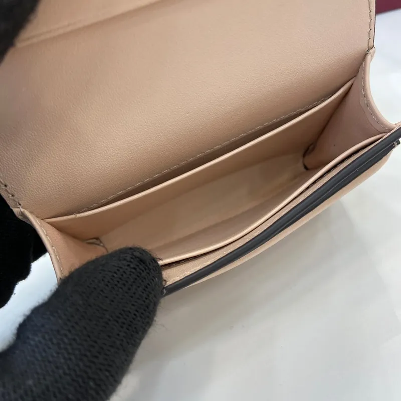 Gucci 818795 Gucci Blondie card case Aprioct