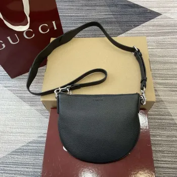 Gucci 824529 Gucci B Small Bag Black