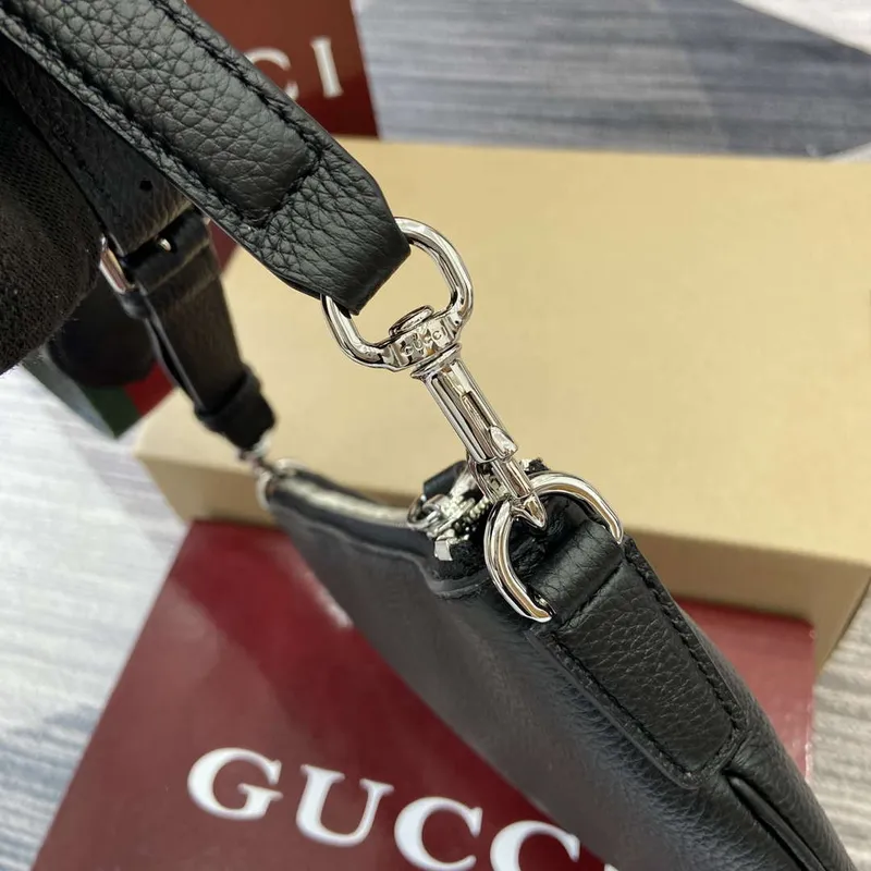 Gucci 824529 Gucci B Small Bag Black