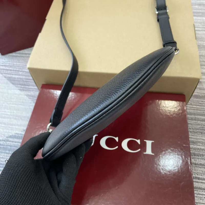 Gucci 824529 Gucci B Small Bag Black