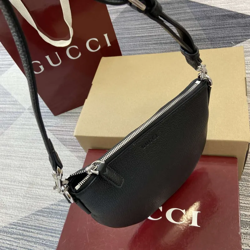 Gucci 824529 Gucci B Small Bag Black