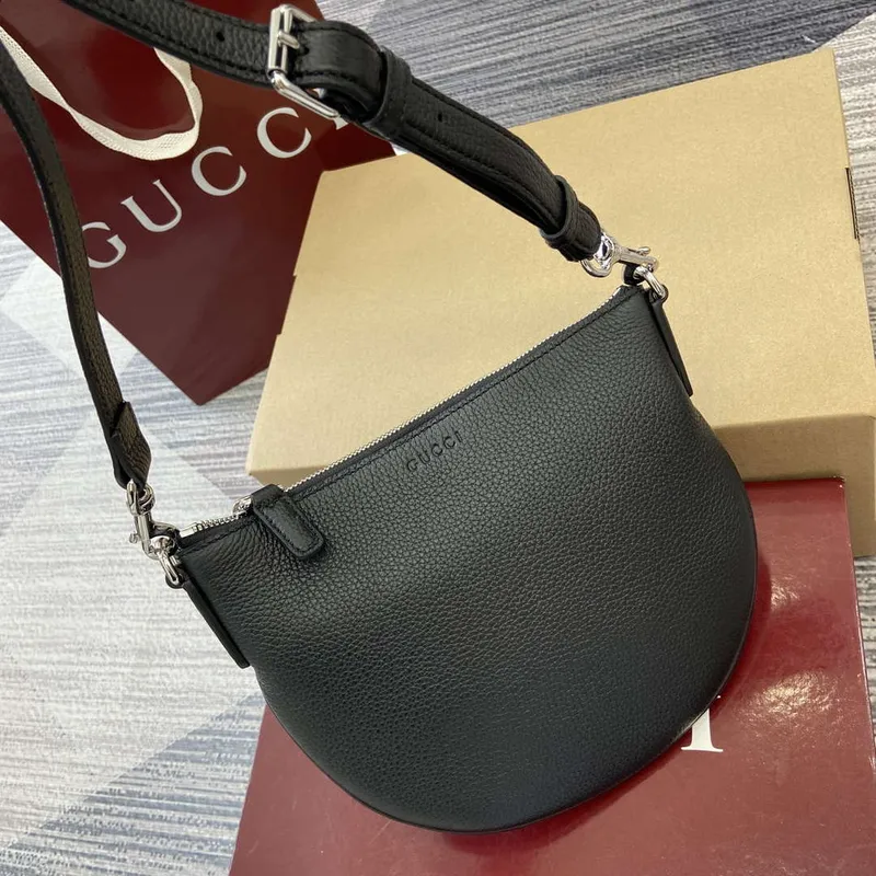 Gucci 824529 Gucci B Small Bag Black