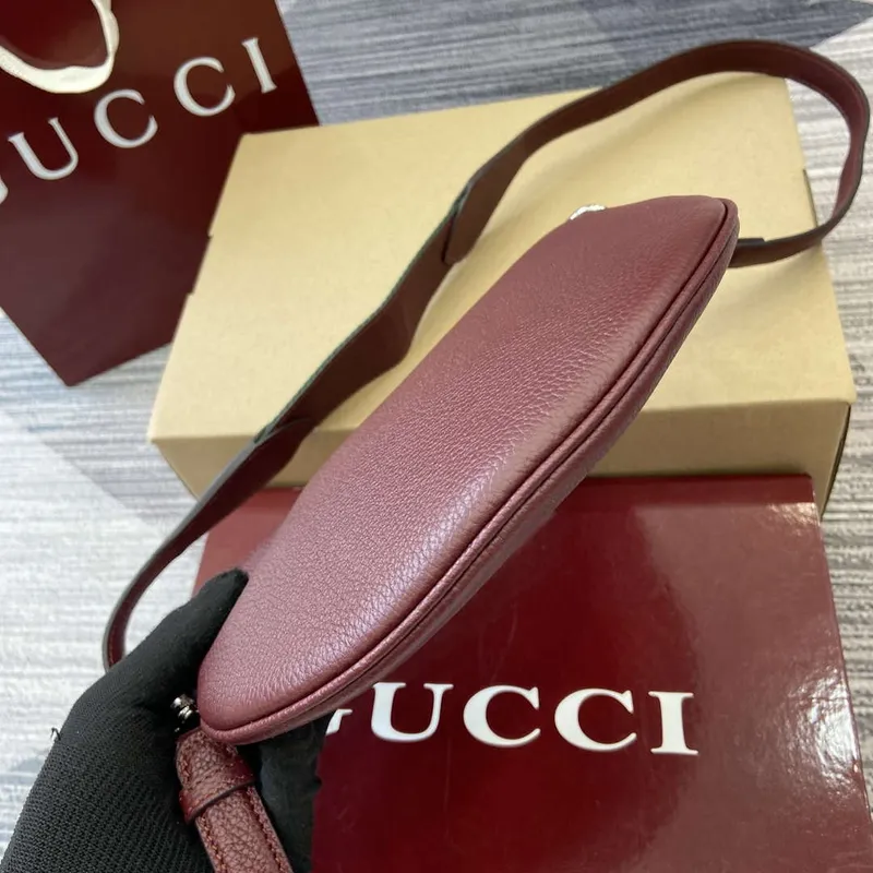 Gucci 824529 Gucci B Small Bag Ancora red