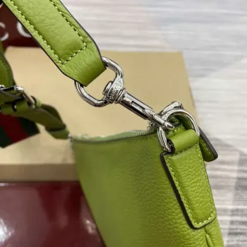 Gucci 824529 Gucci B Small Bag Olive green