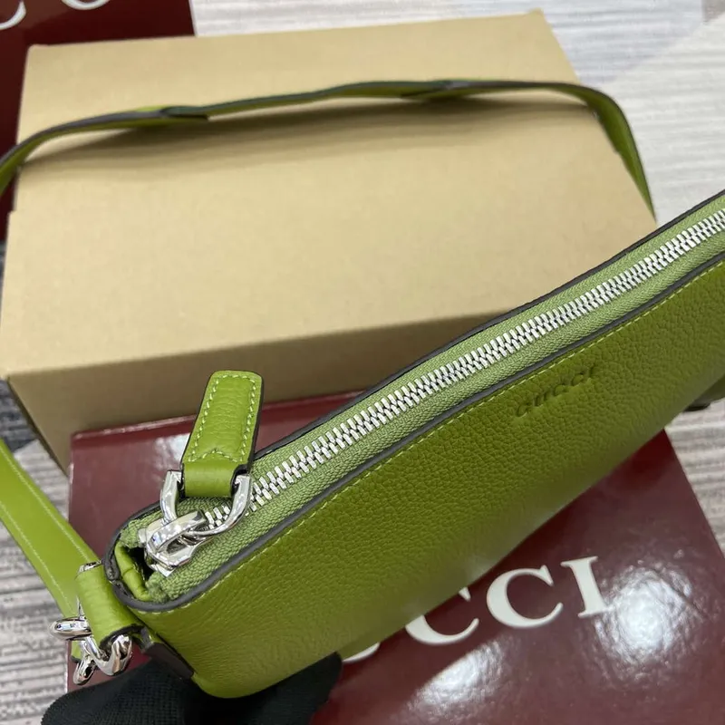 Gucci 824529 Gucci B Small Bag Olive green