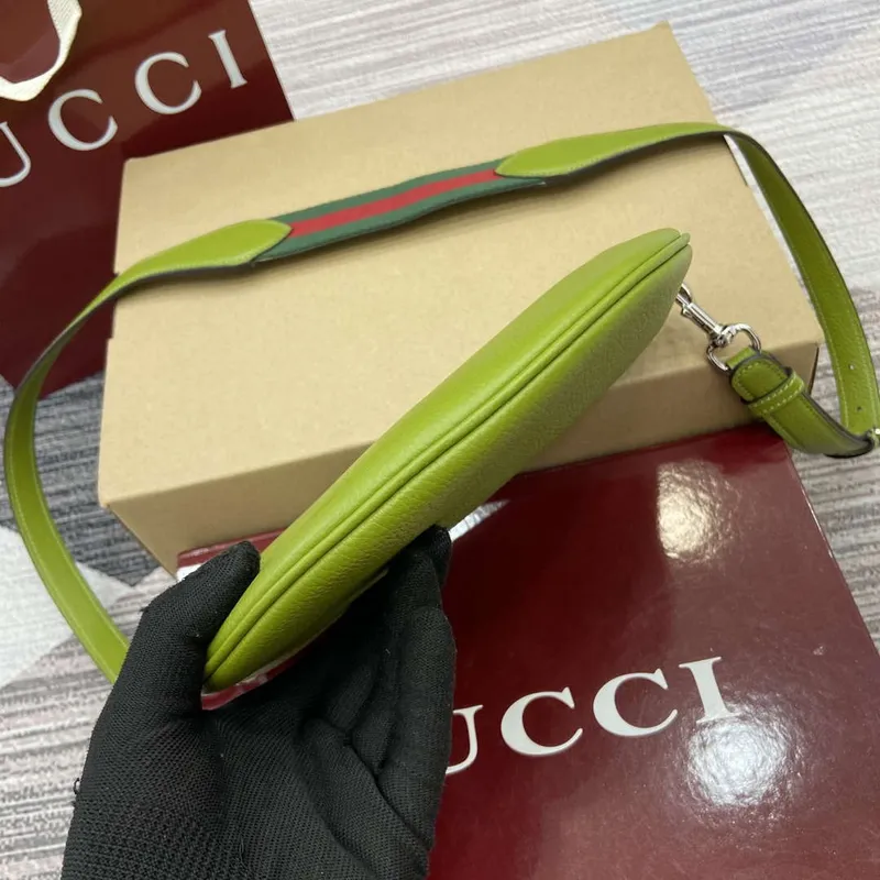 Gucci 824529 Gucci B Small Bag Olive green