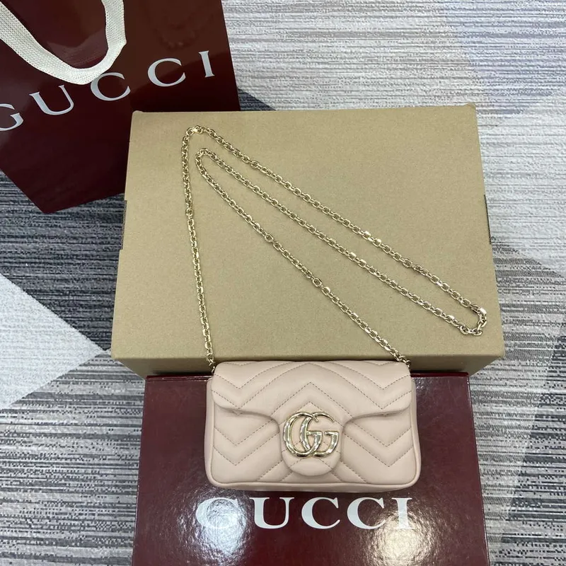 Gucci 841290 GG Marmont Mini Shoulder Bag Light pink