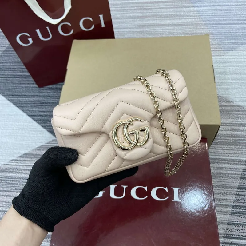Gucci 841290 GG Marmont Mini Shoulder Bag Light pink