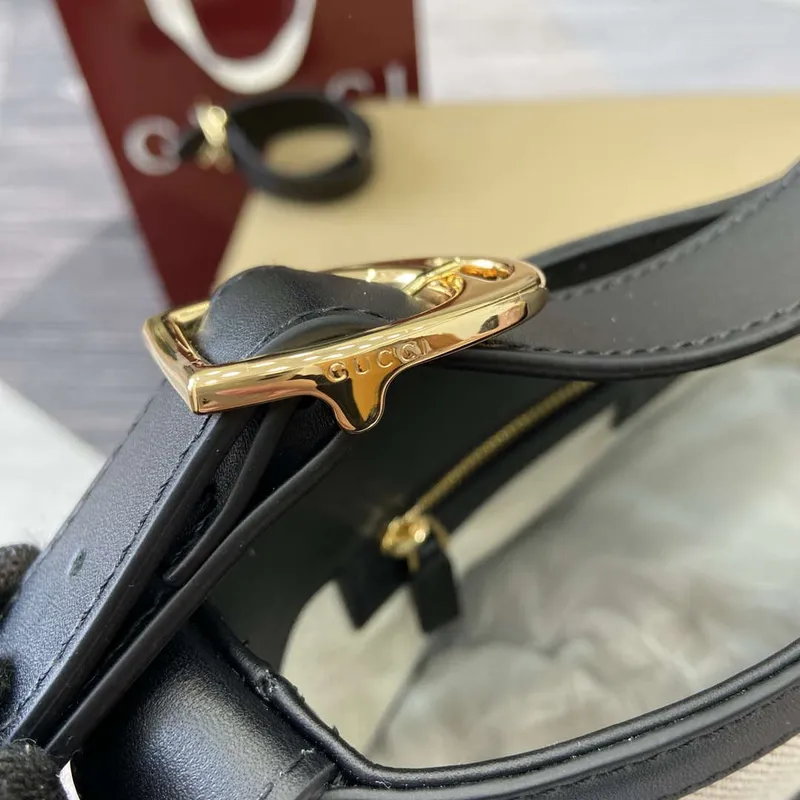 Gucci 833660 Gucci 73 Medium Bucket Bag Natural canvas