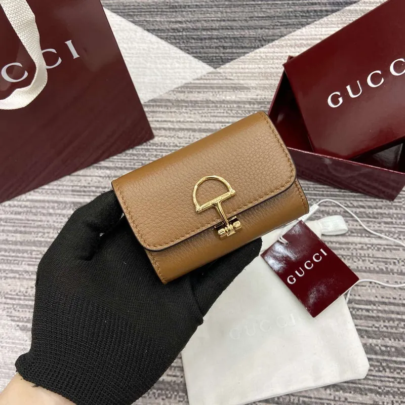Gucci 828148 Gucci Softbit Card Case Brown