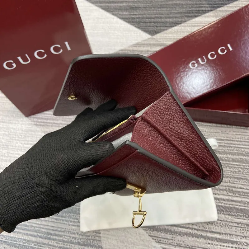 Gucci 828147 Gucci Softbit Continental Wallet Ancora red