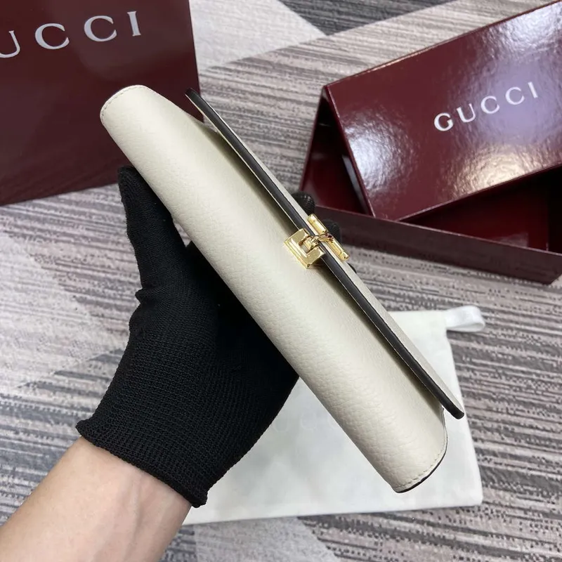 Gucci 828147 Gucci Softbit Continental Wallet White