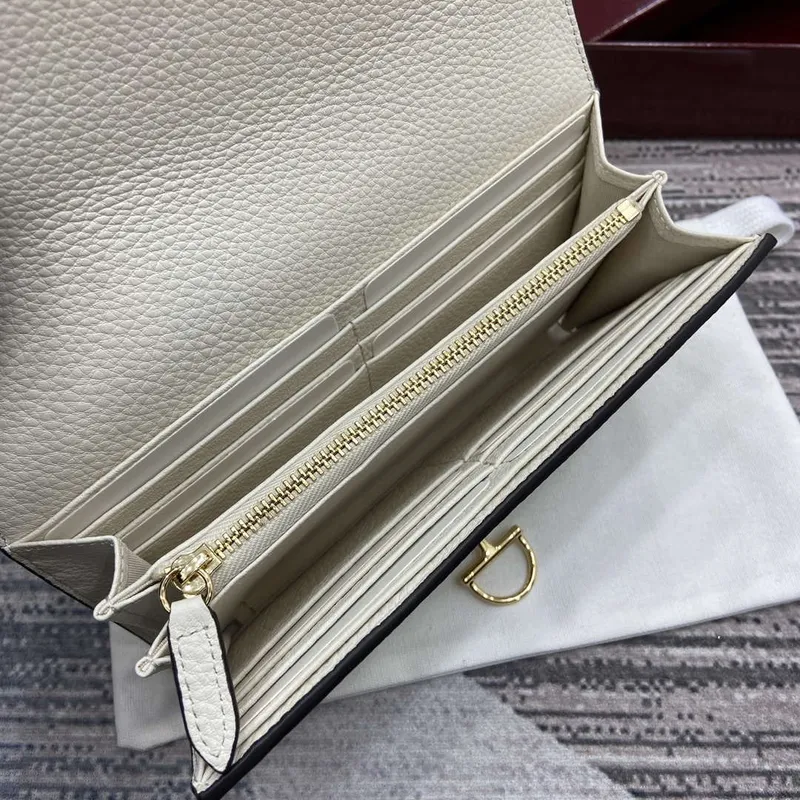 Gucci 828147 Gucci Softbit Continental Wallet White