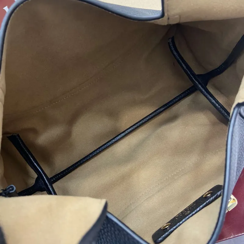 Gucci 837467 Gucci Softbit Medium Top Handle Bag Black